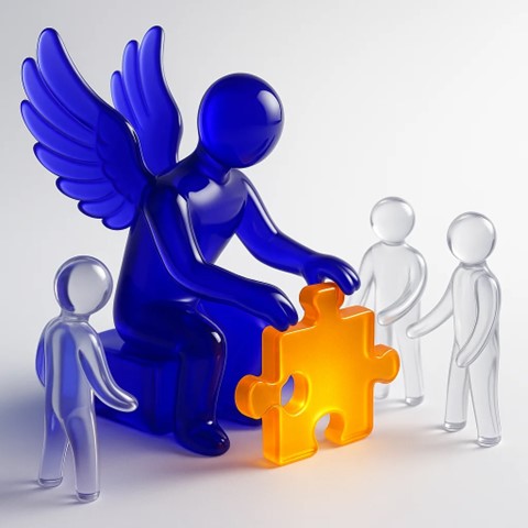 فیگور بالدار شیشه‌ای بنفش در حال کنارهم‌چیدن پازل طلایی با دیگران، نماد اثر ایکیا و فرانکلین